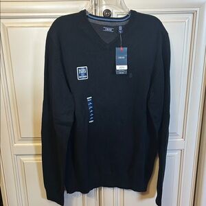 Izod Men's V-Neck Black Sweater
